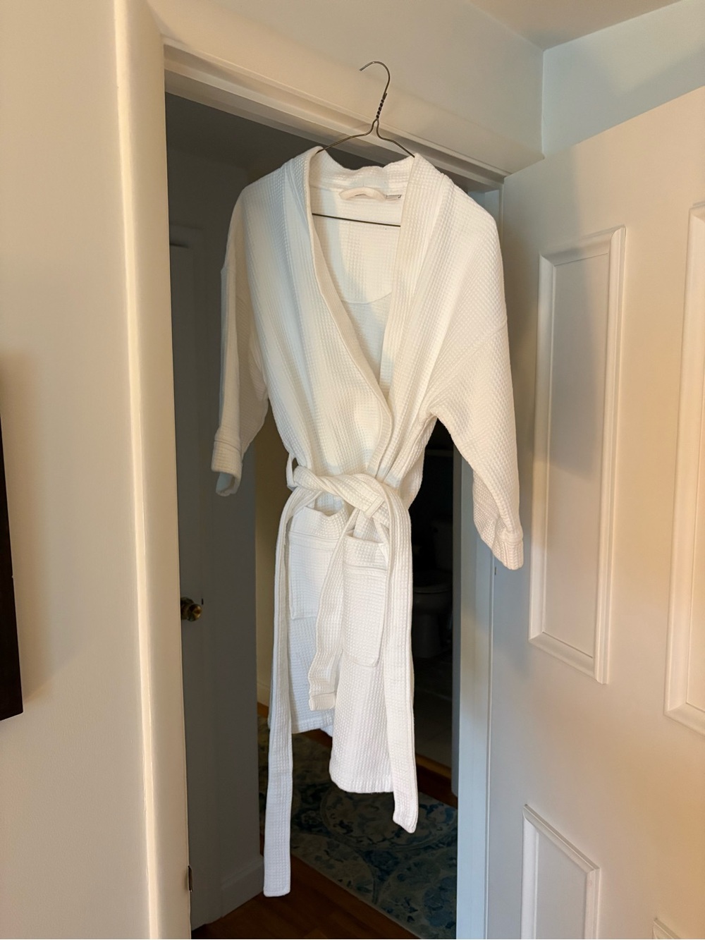 Nordstrom White Waffle-Knit Medium Weight Robe